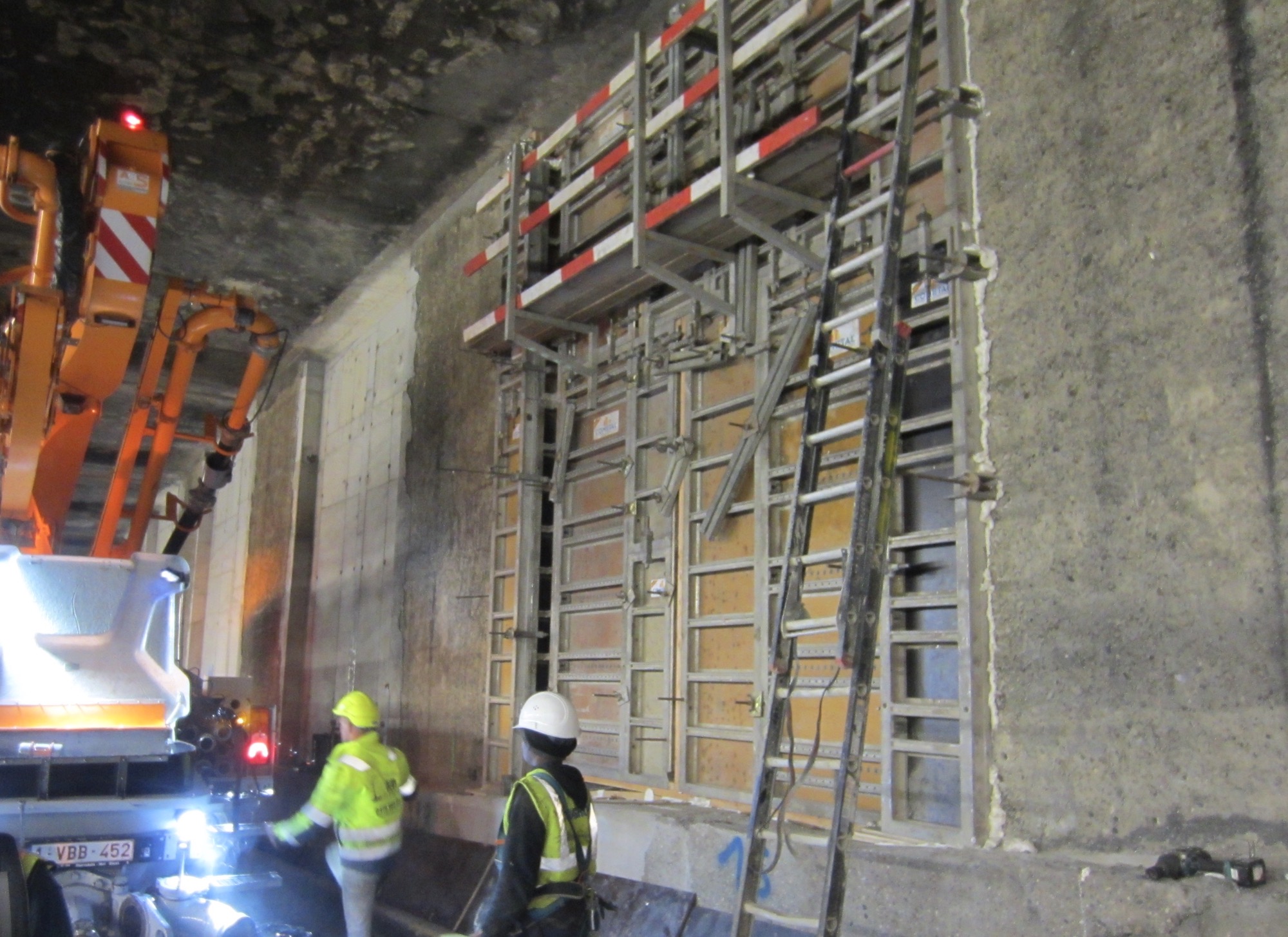 20 CS-Leopold-II-tunnel-Brussel-nooduitgang